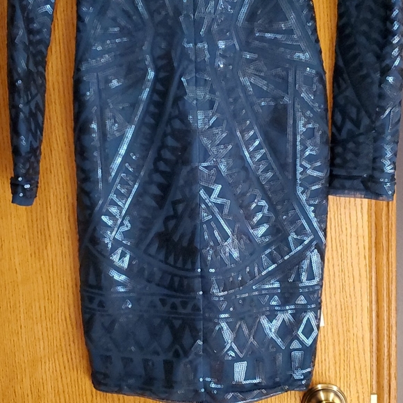 ⭐BRAND NEW: BCBGMAXAZRIA Morris Bodycon Dress⭐ - Picture 7 of 8